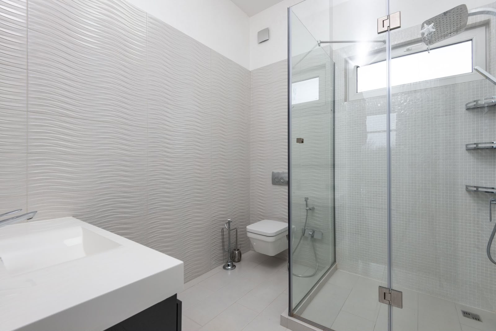 Baño moderno con ducha